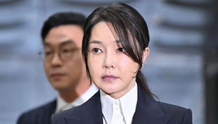 Kim Keon Hee was also ordered to return a diamond necklace and pay back 12.85 million won