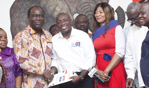 Kwabena Agyepong (middle), flag bearer aspirant, NPP, presenting his forms to Abankwah Yeboah (left), Vice-Chairman of the 2025 Presidential Elections Committee, at the party headquarters in Accra. With them is Dr Lawrencia Agyepong (right), spouse of the aspirant. Picture: SAMUEL TEI ADANO