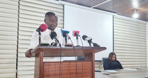 Felix Gyamfi, Director-General of the National Service Authority,  addressing the media