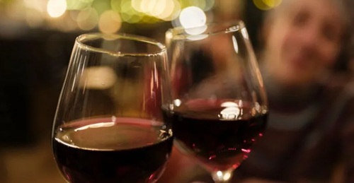 US top doctor calls for cancer warnings on alcohol; see the 7 types of cancers at risk