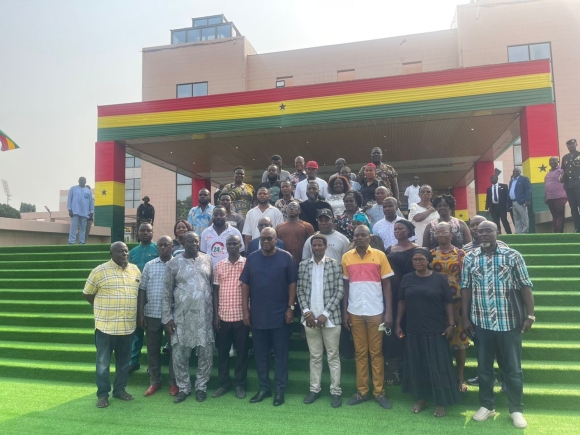 President Mahama offers support to Kantamanto traders affected by fire