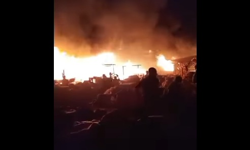 VIDEO: Fire ravages Techiman Central Market, devastating shops and ...