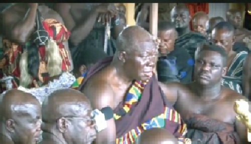 Otumfuo Osei Tutu II, the Asantehene, addressing the chiefs