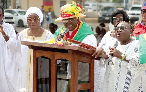 VIDEO: Watch Aglow's prayer for President Mahama 