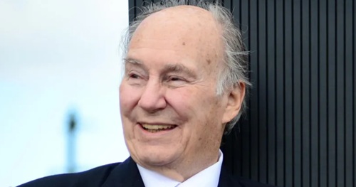 Aga Khan: Billionaire and spiritual leader of Ismaili Muslims dies