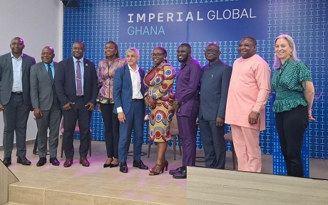  Sadiq Khan (5th from left), Prof Nana Aba Appiah Amfo (5th from right) and other dignitaries after the event