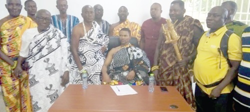 Nene Kweku-Otiti Animle VII (seated), with Nene Nater Otutoto Akakposu V (4th from left), the new Divisional Chief, and other divisional chiefs at the event