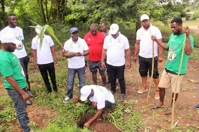 Members of the Abutia Development Union during the tree planting exercise