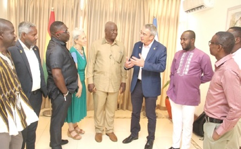 Roey Gilad (3rd from right), Israeli Ambassador to Ghana, interacting with journalists after the meeting