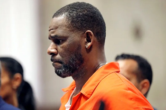 R Kelly rushed to hospital after overdosing in prison, lawyers say