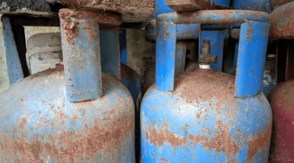 Fire Officer cautions public against repainting rusty gas cylinders