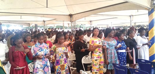 Students taking the matriculation oath