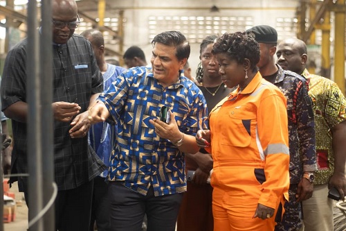 Mukesh Thakwani (2nd from left), the Group Chairman of B5 Plus, briefing Elizabeth Ofosu-Adjare, Minister of Trade, Industry and Agribusiness, and her delegation 
