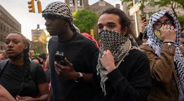 Crowds of protesters grew as a standoff with security and a group calling themselves "Columbia University Apartheid Divest" 