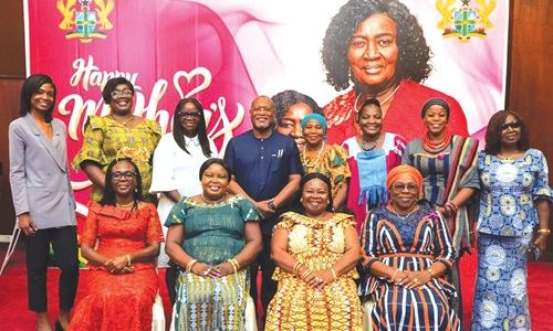  Dr Oum-Kalsoum Zakaria Adam (standing right), Public Health Advocate, with Alex Segbefia (back row 4th from left), Chief of Staff, Office of the Vice President,  and other women
