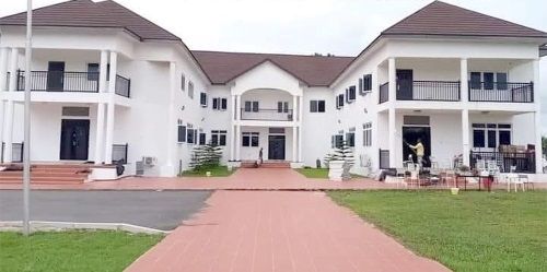 The front view of the Abanpredease Palace