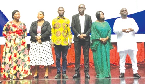 Current national executive of the GJA led by Albert Dwumfour (right)