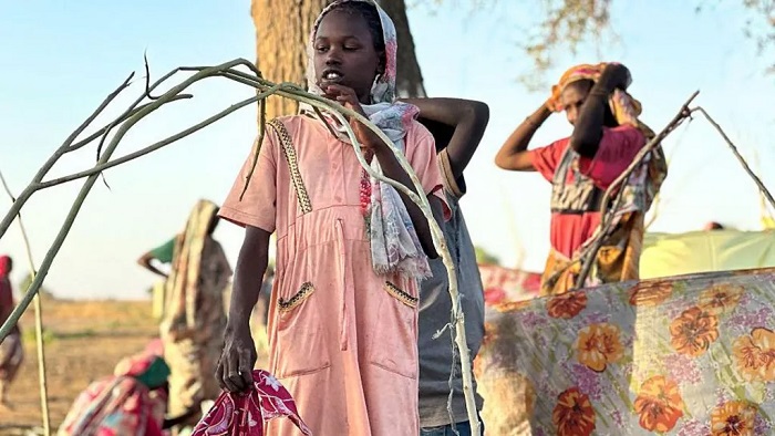 Many are trying to reach the town of Tawila but face harassment, extortion and abuse from armed men along the way