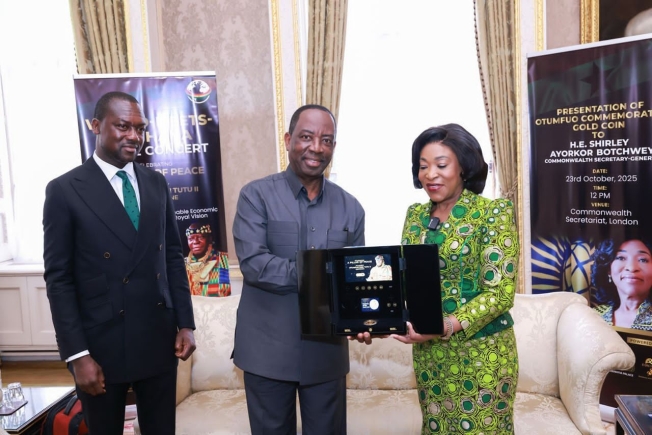 Otumfuo's commemorative gold coin presented to Commonwealth in London