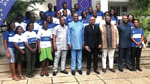 The dignitaries and the beneficiaries of the Erasmus Mundus Scholarship