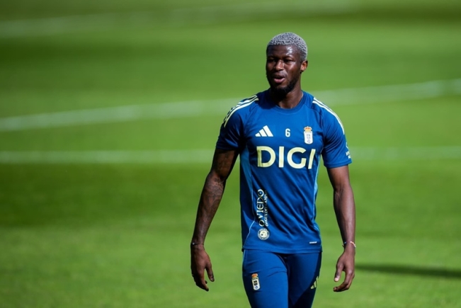Oviedo midfielder