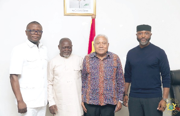• Kofi Iddie Adams (left), Minister of Sports and Recreation, with Azumah Nelson (2nd from left), Samir Captan and Yaw Ampofo Ankrah (right), NSA boss, last Friday after the high-stakes meeting ahead of the Boxing Normalisation Commitee’s inauguration