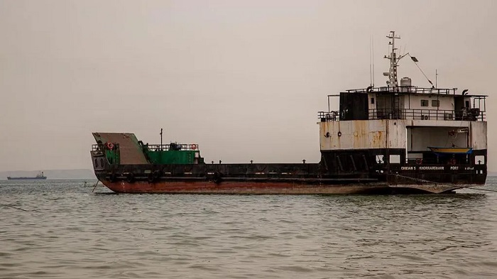Iran says Strait of Hormuz cannot be opened due to ceasefire breaches