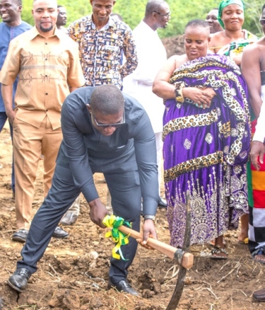 Richard Gyan-Mensah, Deputy Minister of Energy, cutting the sod to start the project.  Picture CALEB VANDERPUYE