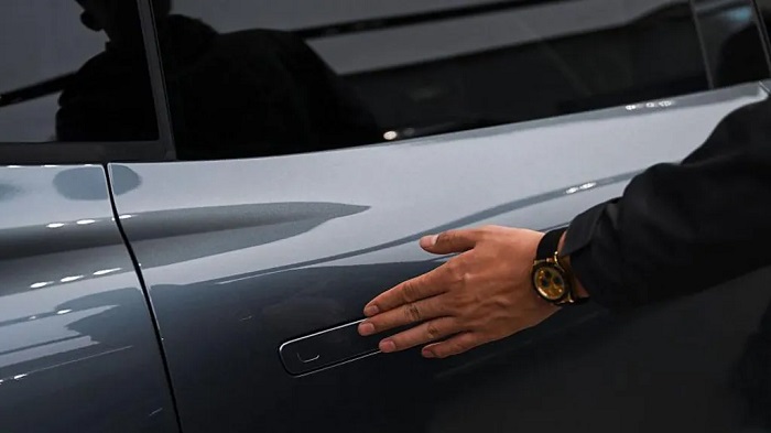 China bans hidden car door handles over safety concerns