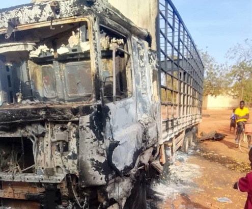 The burnt vehicle that was attacked in Bukina Faso