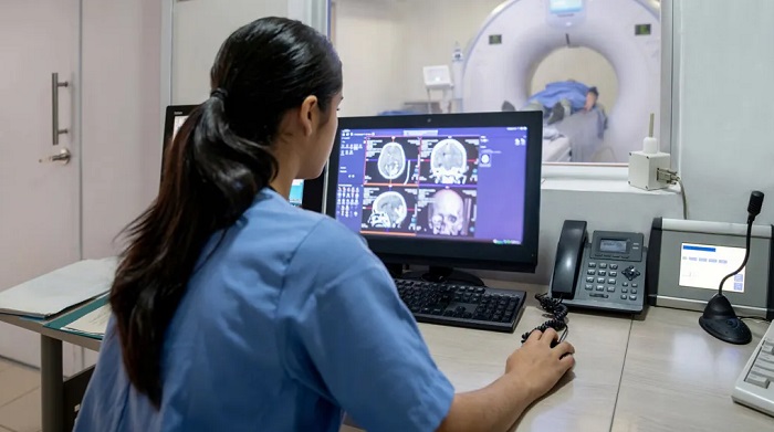 Menopause linked to Alzheimer's-like brain changes