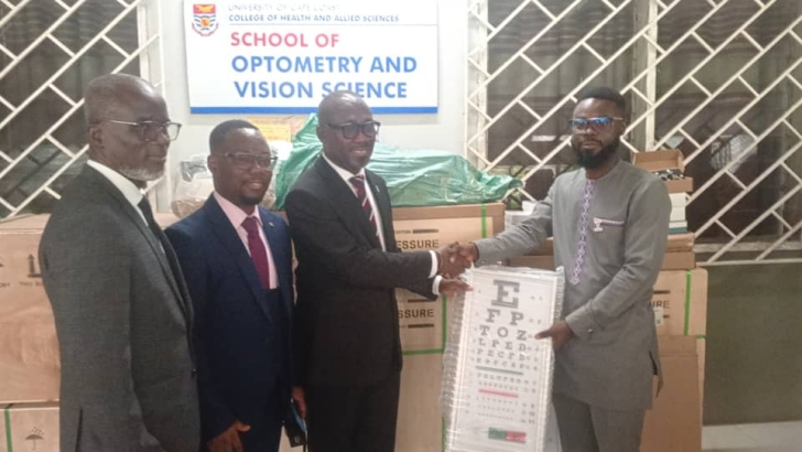 UCC alumnus donates ophthalmic equipment to optometry school