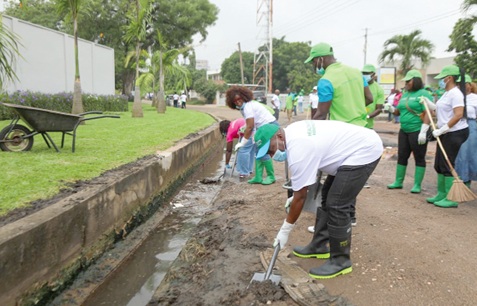 Edward Obeng-Kenzo, Chief Executive  Officer of VRA, and staff of the authority busily working during the exercise