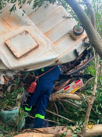 Firefighters rescue trapped driver after tanker veers off Accra–Kumasi Highway