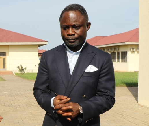The Minister of Health, Kwabena Mintah Akandoh on Friday directed the Board of the Komfo Anokye Teaching Hospital (KATH) to suspend Dr Paa Kwesi Baidoo, the Chief Executive Officer of the hospital, for two weeks with immediate effect.