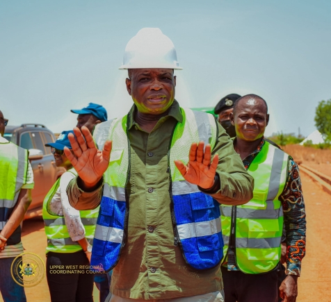 Traffic light components in front of police headquarters in Accra stolen by thieves - Roads Minister tells Parliament