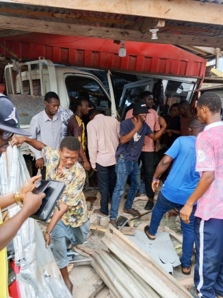 Truck veers of road while descending Galenkui Hill at Ho Bankoe, 2 ...