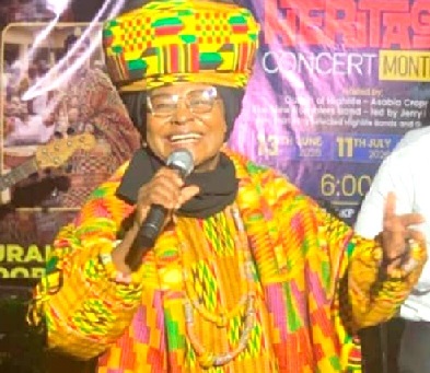 Queen Asabia performing at the Highlife Heritage Concert