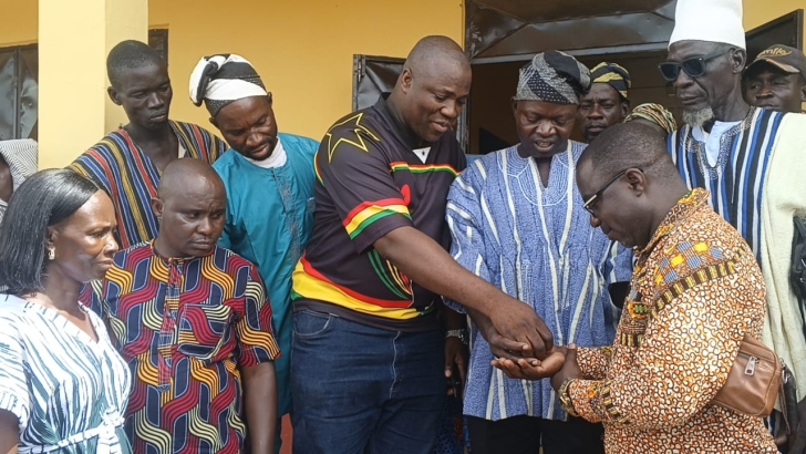 Chereponi Assembly, MP hands over projects
