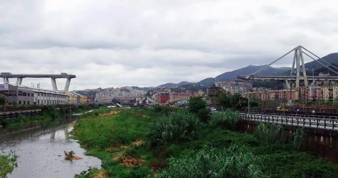 A large section of the viaduct collapsed in August 2018, bringing lorries and cars plummeting to the ground