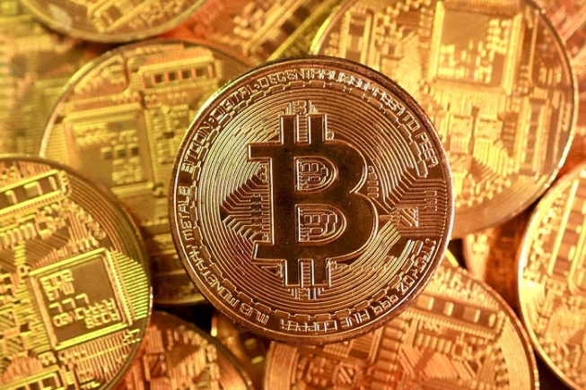 Representation of bitcoin cryptocurrency in this illustration created on September 10, 2025. REUTERS/Dado Ruvic/Illustration//File Photo