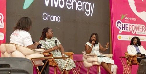 Portia Owusuwaah Obeng (right), Petroleum Commission, Ghana, making a submission during the discussion while other members of the panel look on