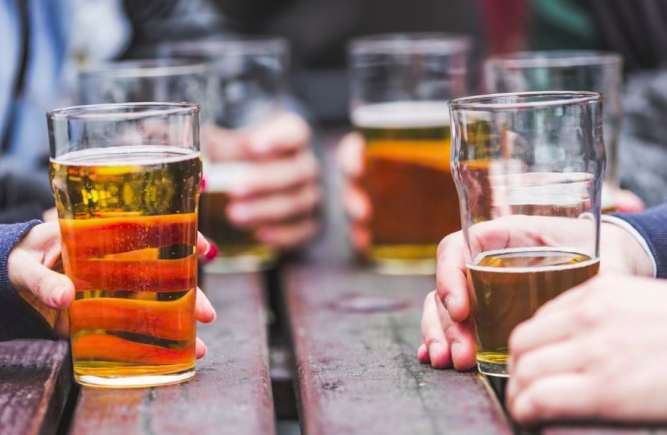 Heineken offered advice to pubs, including promoting half pints, low- and zero-alcohol options and pairing drinks with small plates of food. Photograph: william87/Getty/iStockphoto
