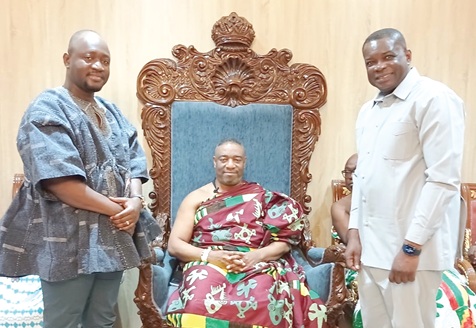 King Tackie Teiko Tsuru II ( seated), Ga Mantse, with Governs Agbodza (right), and his Deputy,  Alhassan Suhuyini,  during the courtesy call 