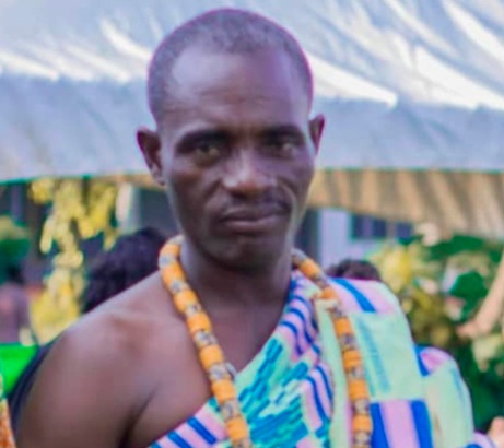 Nana Kwesi Ackon (inset), Chief Fisherman of Ngyeresiah. On the right is Stephen Quansah, one of the rescued fishermen