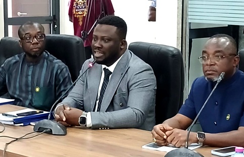 Dr Frank Amoakohene (middle), Ashanti Regional Minister, addressing the committee