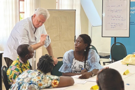 Guy Degen, DW trainer, taking participants through the workshop