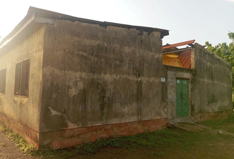 The dilapidated teachers quarters being used as health facility