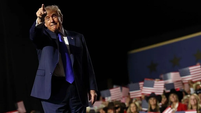 Is Trump's $5,000 pledge a sign of panic?