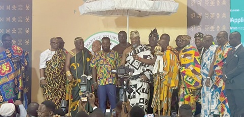 King Tackie Teiko Tsuru II (middle), Ga Mantse,  flanked  by the King Nii Odaifio Welentsi III (3rd from left), President of the Greater Accra Regional House of Chiefs, Richard Nii Armah Quaye (4th from left), the President of RNAQ Holdings, and other members of the Ga Traditional Council, at the launch of the scholarship
